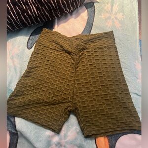 Ruched Butt Lifting Yoga Shorts